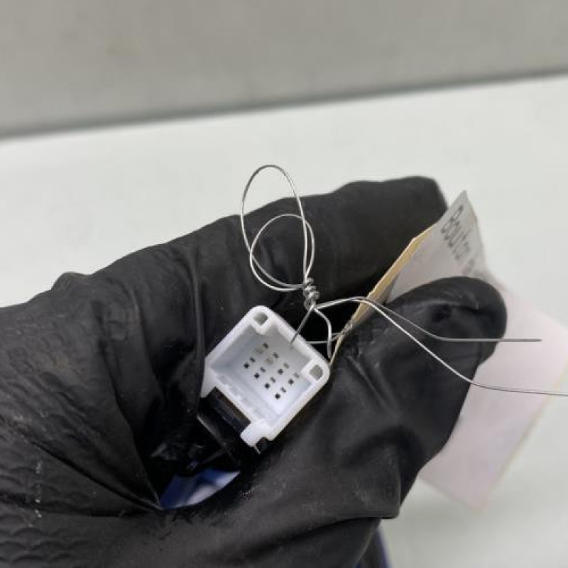 Bouton de coffre HYUNDAI I 10 2 Photo n°4