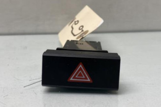Bouton de warning HYUNDAI I 10 2 Photo n°1