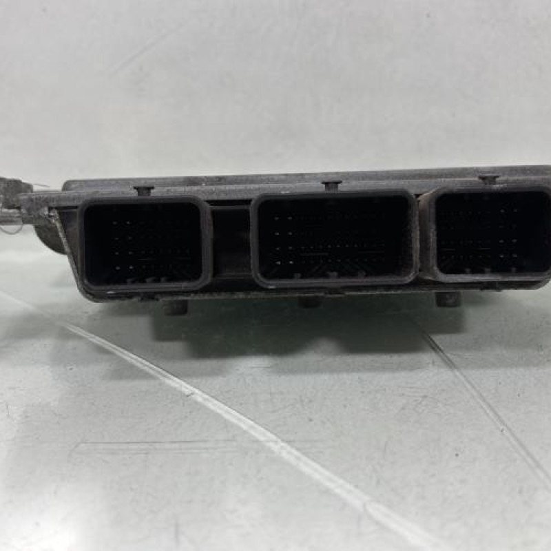 Calculateur moteur FORD FIESTA 6 Photo n°5