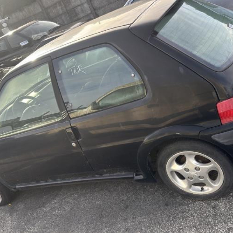 Bouton de warning PEUGEOT 106 Photo n°10