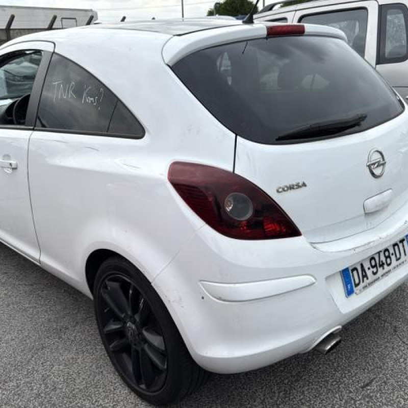 Calculateur moteur OPEL CORSA D Photo n°8