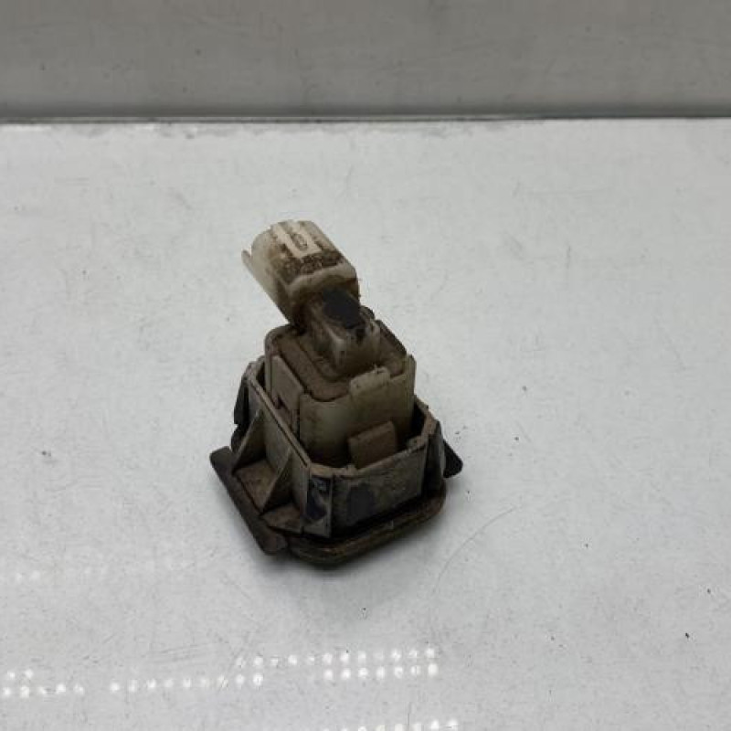 Bouton de coffre CITROEN DS5 Photo n°4