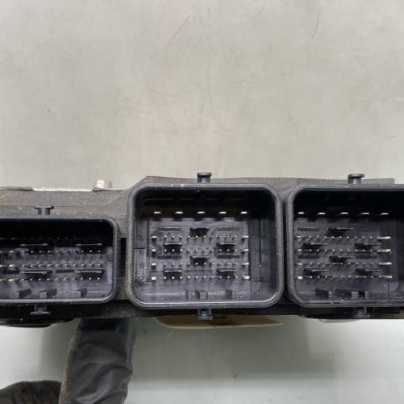 Calculateur moteur CITROEN DS5 Photo n°3