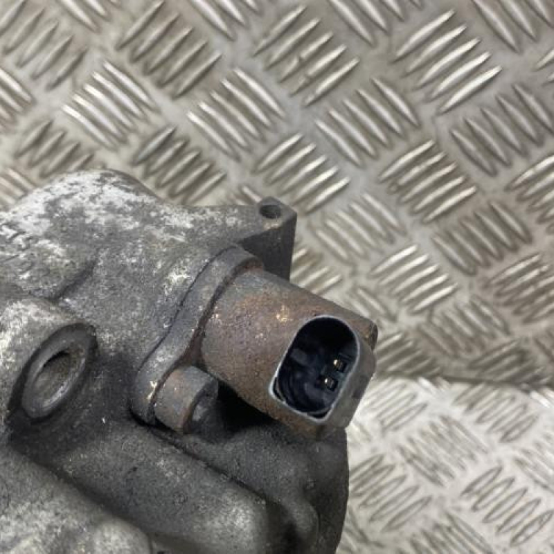 Compresseur clim VOLKSWAGEN GOLF PLUS Photo n°3