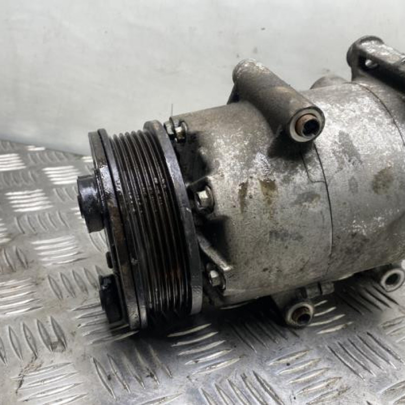 Compresseur clim FORD FOCUS 3 Photo n°4