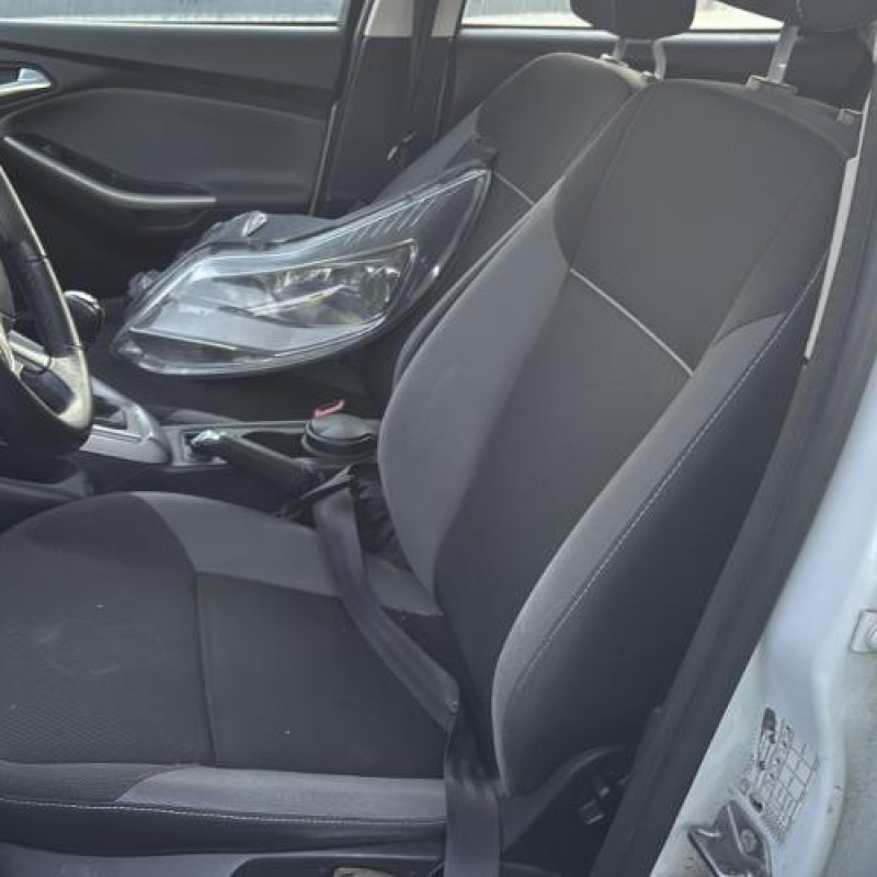 Compresseur clim FORD FOCUS 3 Photo n°16