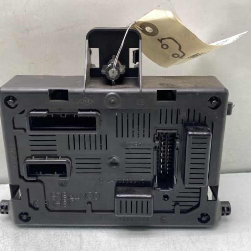 Boitier UCH RENAULT CLIO 3 Photo n°1