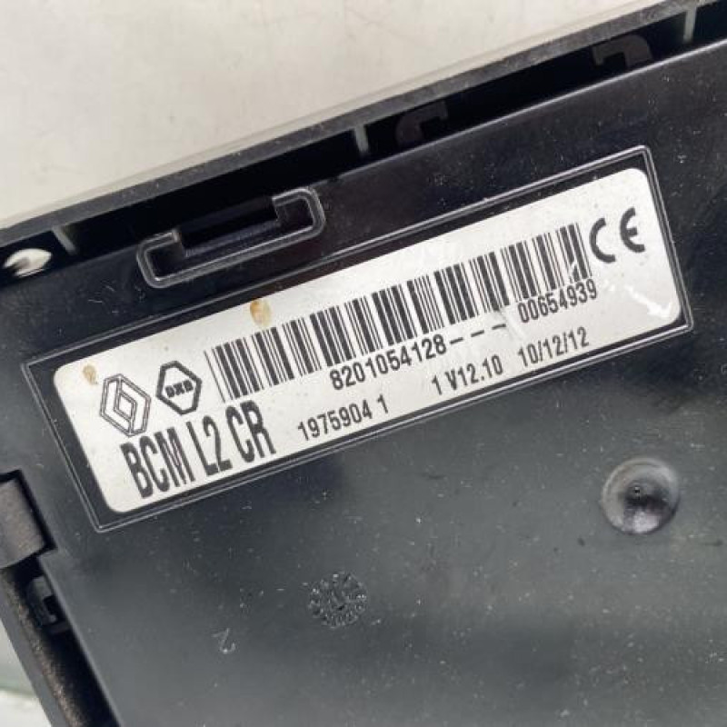 Boitier UCH RENAULT CLIO 3 Photo n°4