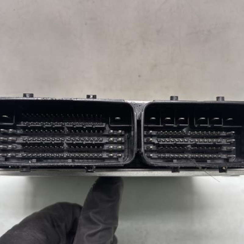 Calculateur moteur PEUGEOT 208 2 Photo n°3