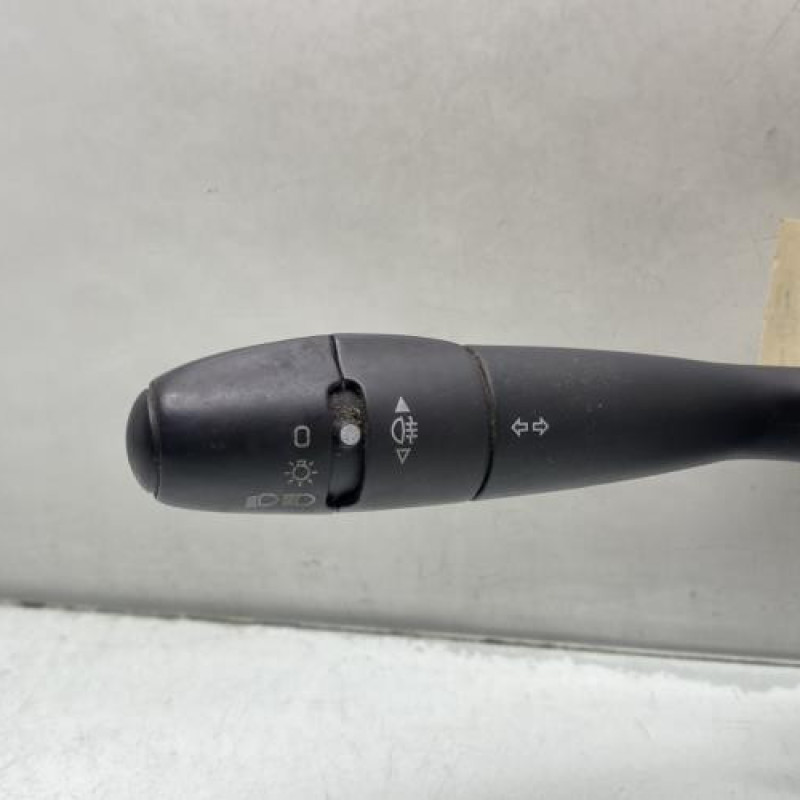 Com (Bloc Contacteur Tournant+Commodo Essuie Glace+Commodo Phare) CITROEN C2 Photo n°4