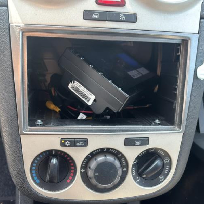 Bloc ABS (freins anti-blocage) OPEL CORSA D Photo n°17