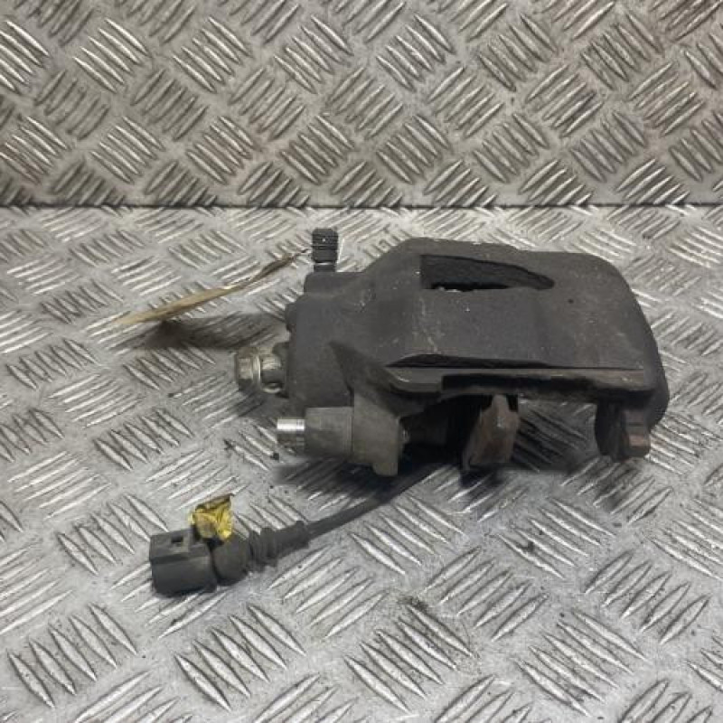 Etrier avant gauche (freinage) VOLKSWAGEN POLO 4 Photo n°1