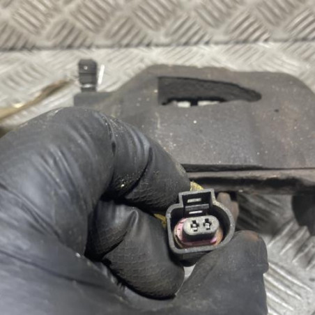 Etrier avant gauche (freinage) VOLKSWAGEN POLO 4