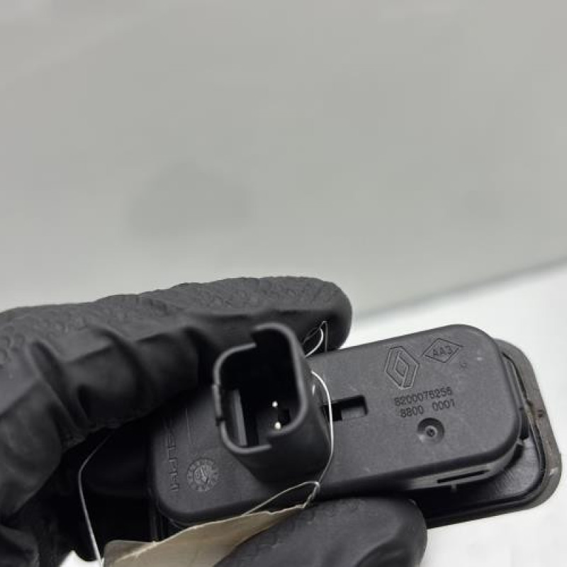 Bouton de coffre RENAULT CAPTUR 1 Photo n°4