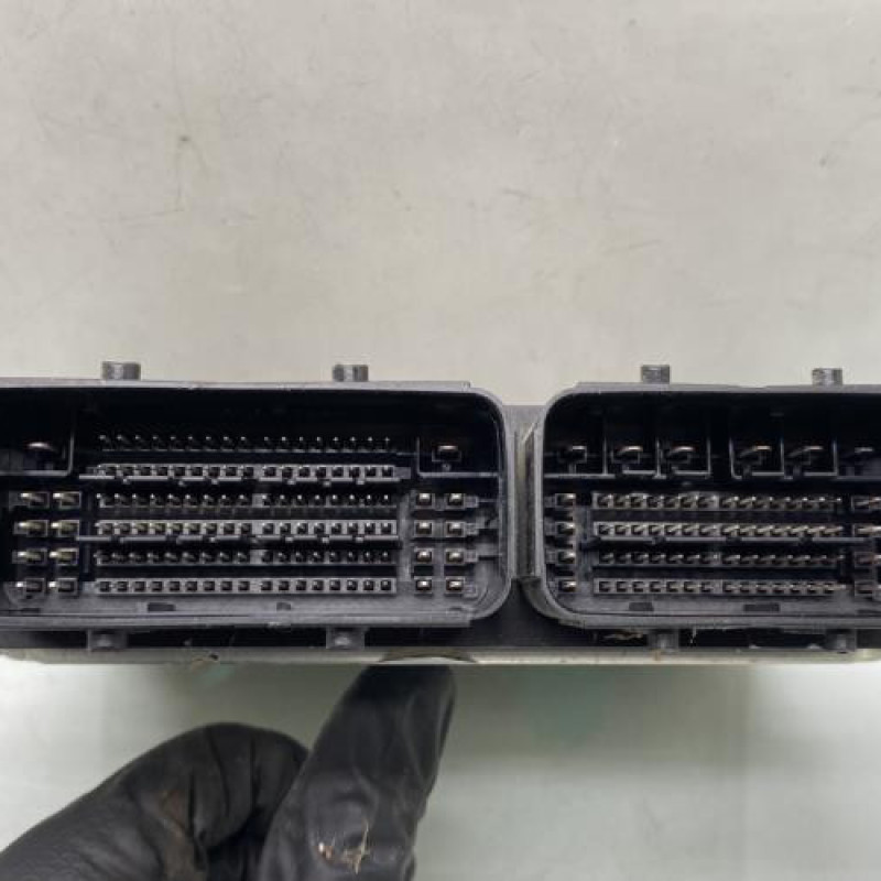 Calculateur moteur PEUGEOT 208 1 Photo n°3