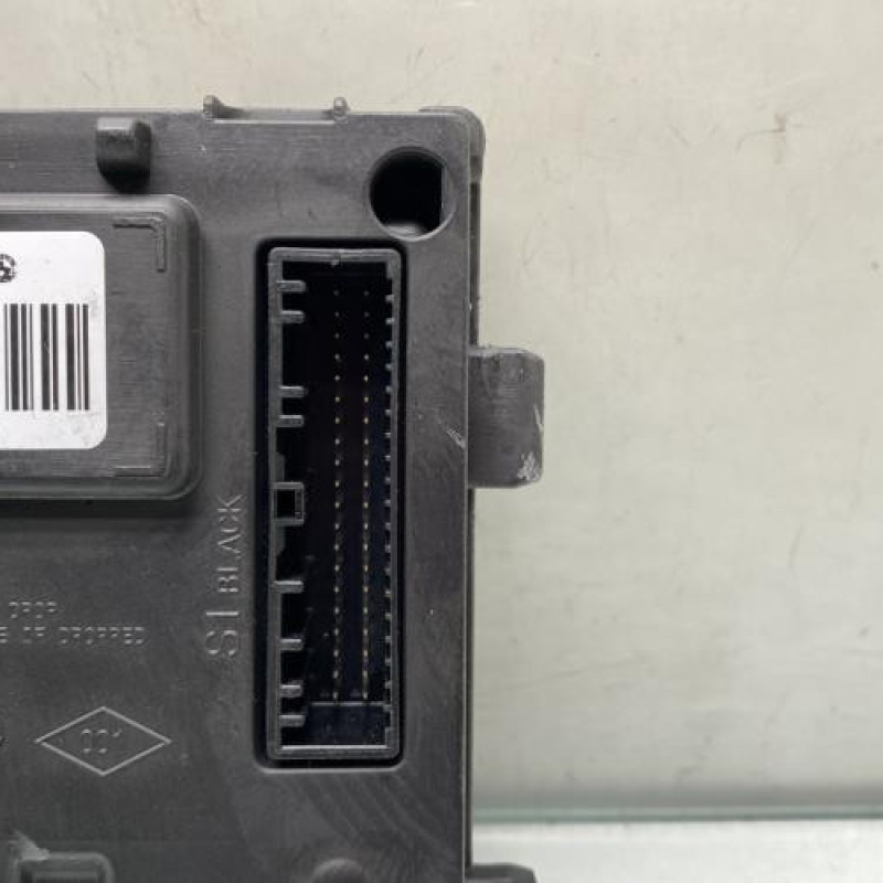 Boitier UCH RENAULT CLIO 4 Photo n°5