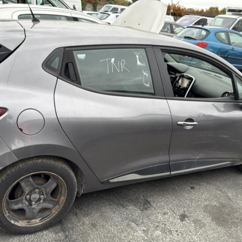 Boitier UCH RENAULT CLIO 4 Photo n°13