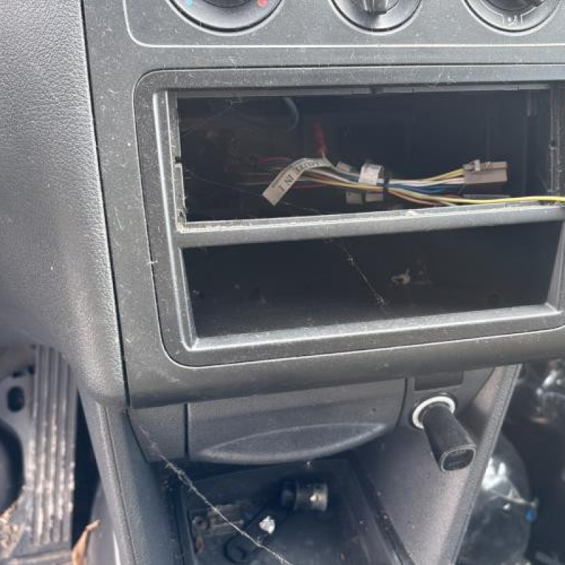 Bloc ABS (freins anti-blocage) VOLKSWAGEN CADDY 3 Photo n°17