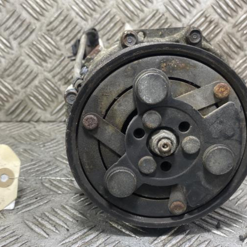 Compresseur clim VOLKSWAGEN CADDY 3 Photo n°1