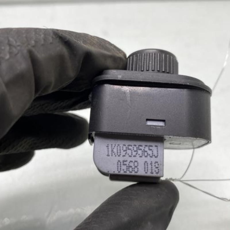 Commande retroviseurs VOLKSWAGEN GOLF 5 Photo n°3