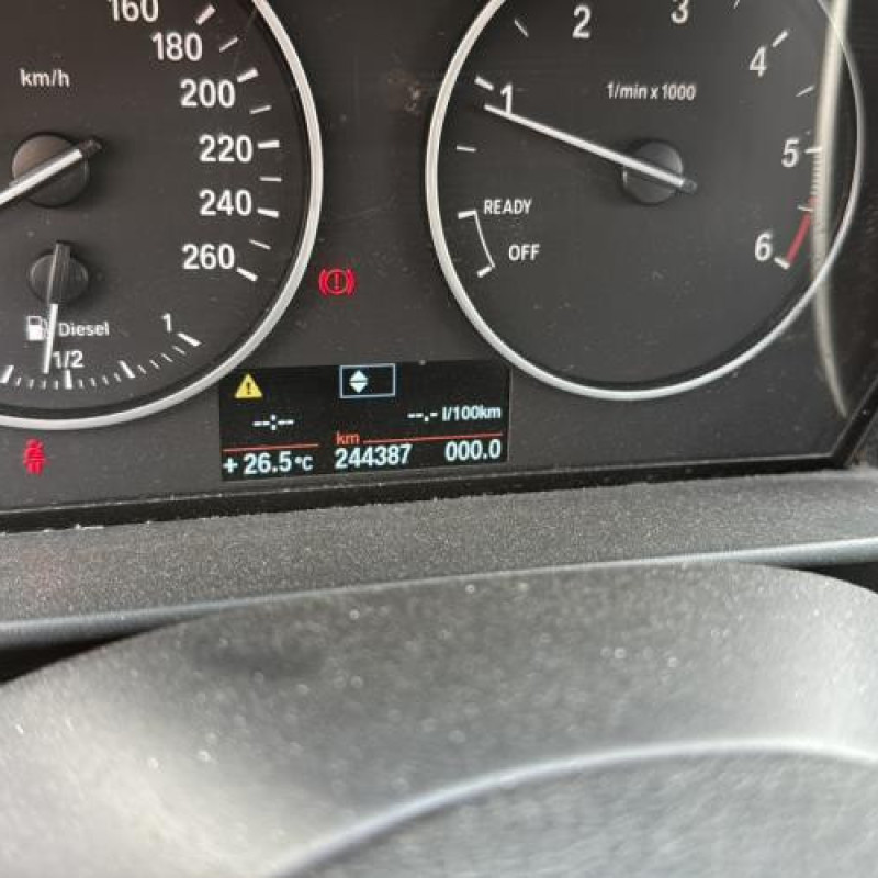 Bouton de coffre BMW SERIE 1 F20 Photo n°10