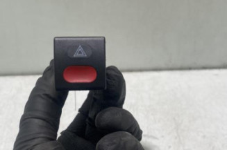 Bouton de warning CITROEN SAXO Photo n°1