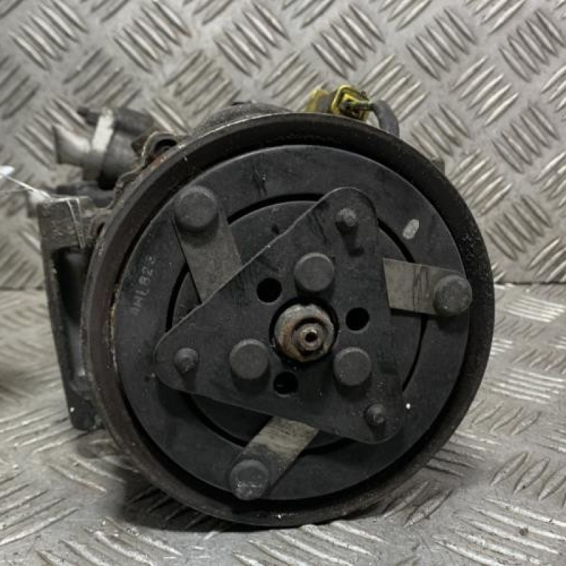 Compresseur clim PEUGEOT 207 Photo n°3