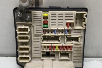 Boitier USM  RENAULT MEGANE 2 Photo n°1