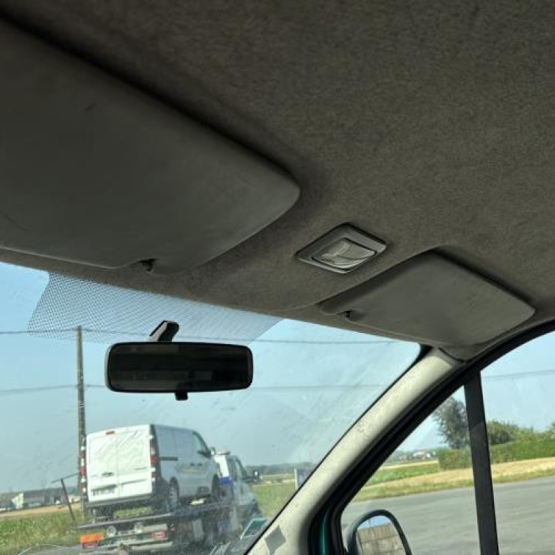 Calculateur moteur RENAULT TRAFIC 2 Photo n°19