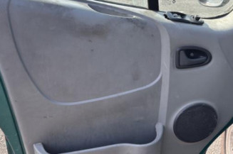 Bras essuie glace arrière droit RENAULT TRAFIC 2