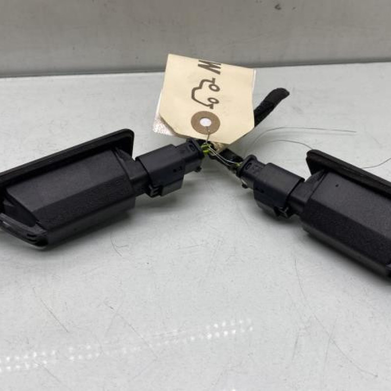 Eclairage de plaque PEUGEOT 2008 1 Photo n°2