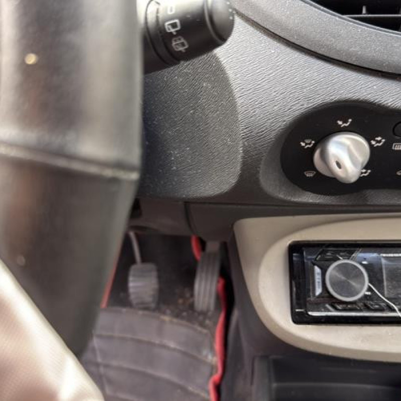 Etrier avant gauche (freinage) RENAULT TWINGO 2 Photo n°20