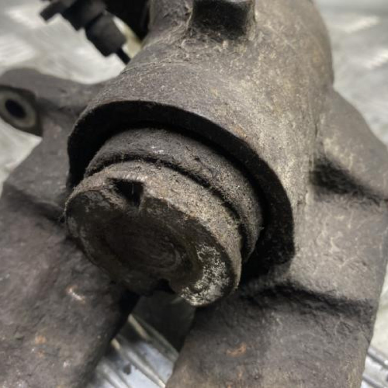 Etrier arriere gauche (freinage) RENAULT TRAFIC 2 Photo n°2