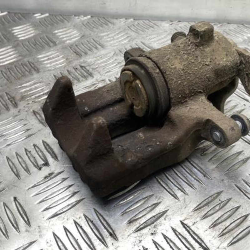 Etrier arriere gauche (freinage) VOLKSWAGEN GOLF 4 Photo n°2