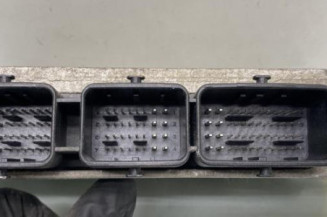 Calculateur moteur PEUGEOT 207