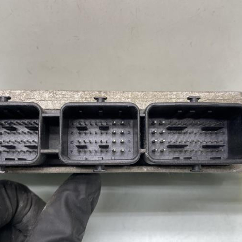 Calculateur moteur PEUGEOT 207 Photo n°2