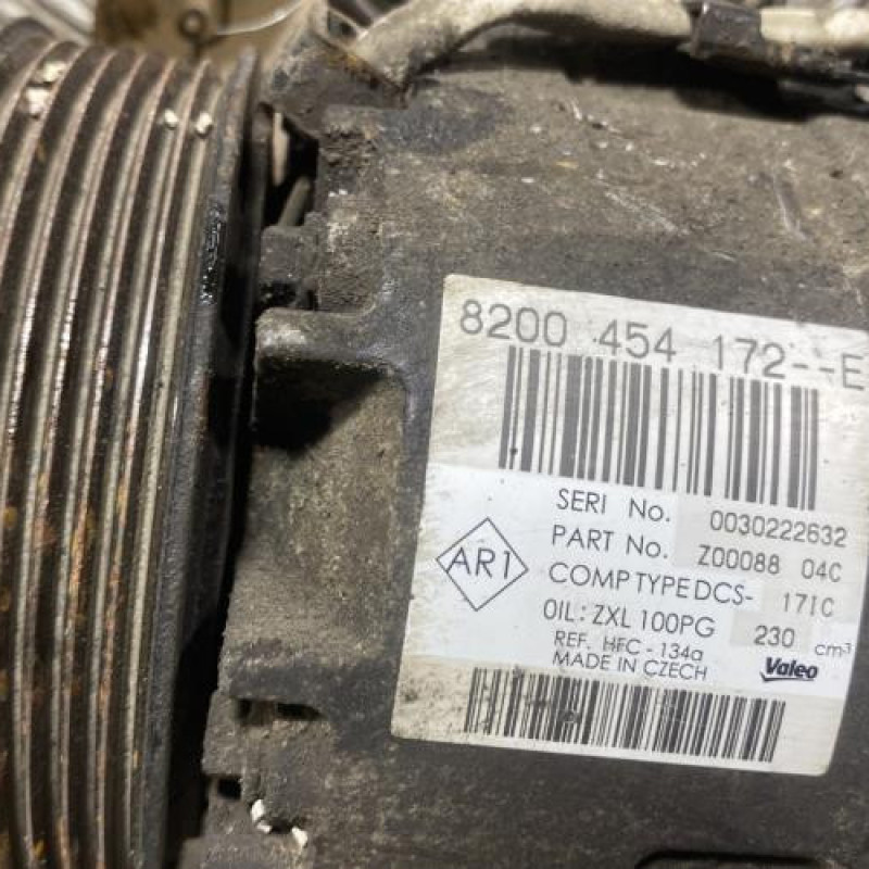 Compresseur clim RENAULT TRAFIC 2 Photo n°2