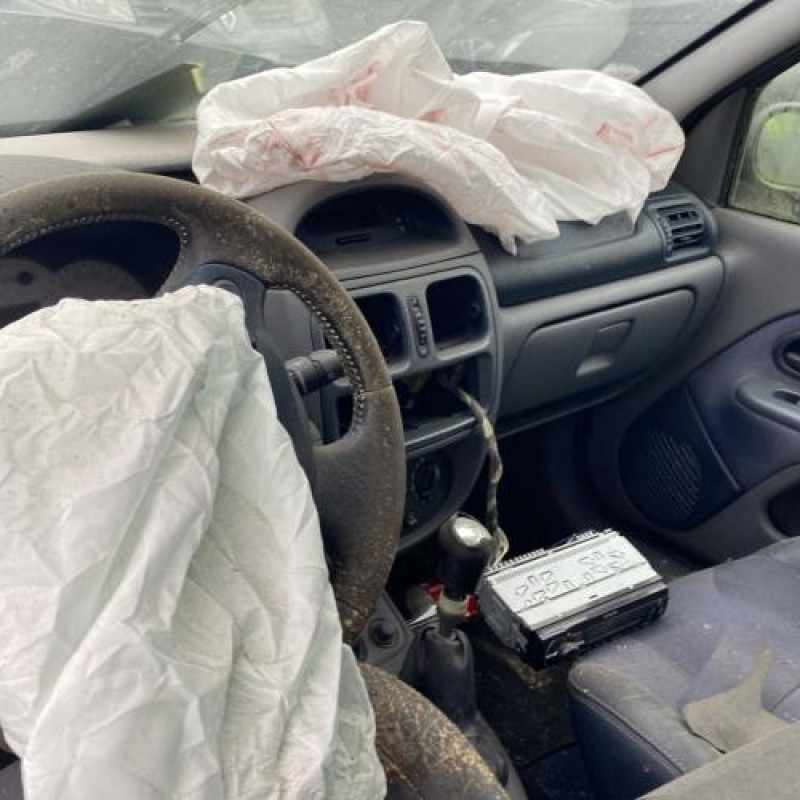 Bloc ABS (freins anti-blocage) RENAULT CLIO 2 Photo n°12