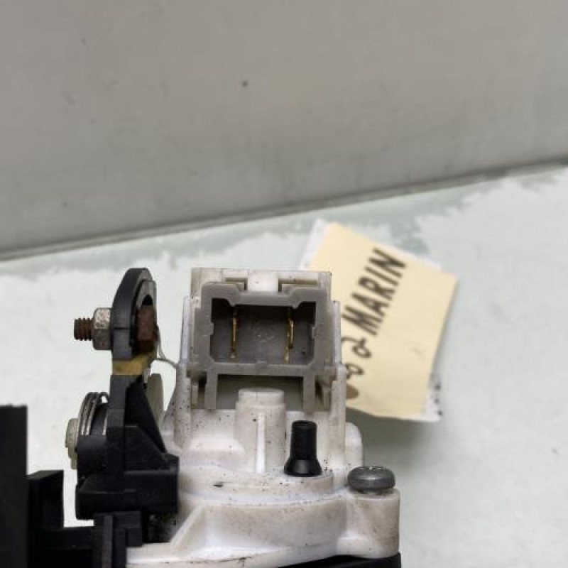 Bouton de coffre RENAULT CLIO 2 Photo n°3