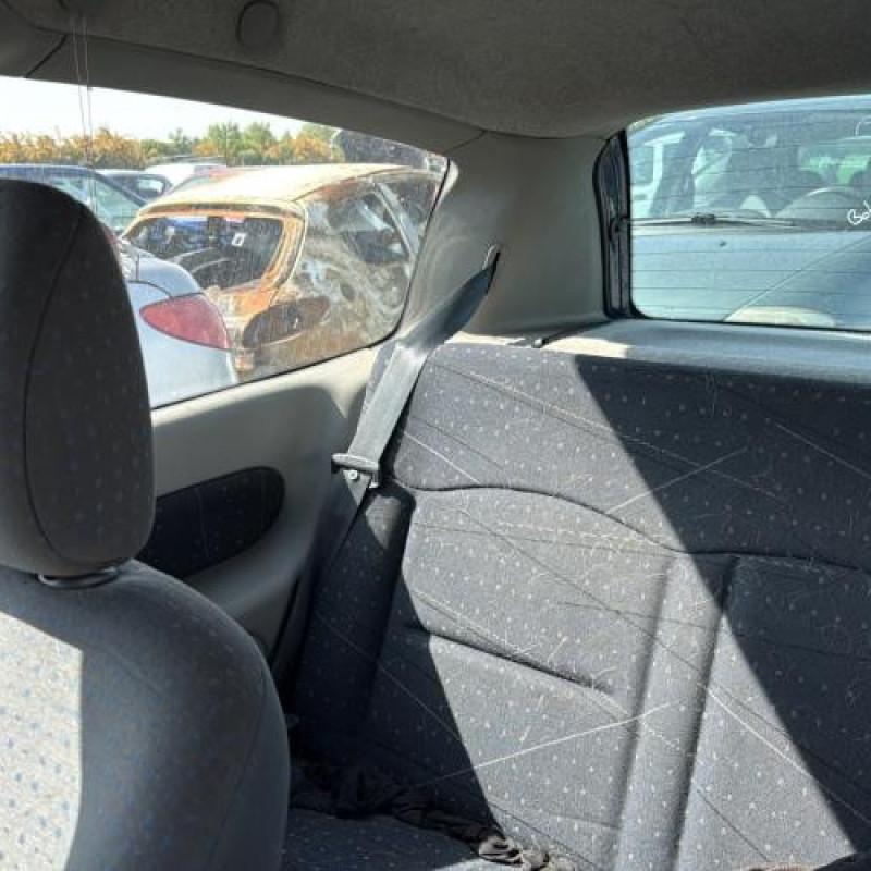 Bouton de coffre RENAULT CLIO 2 Photo n°14