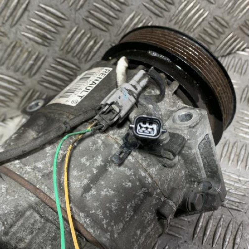 Compresseur clim RENAULT LAGUNA 3 Photo n°3