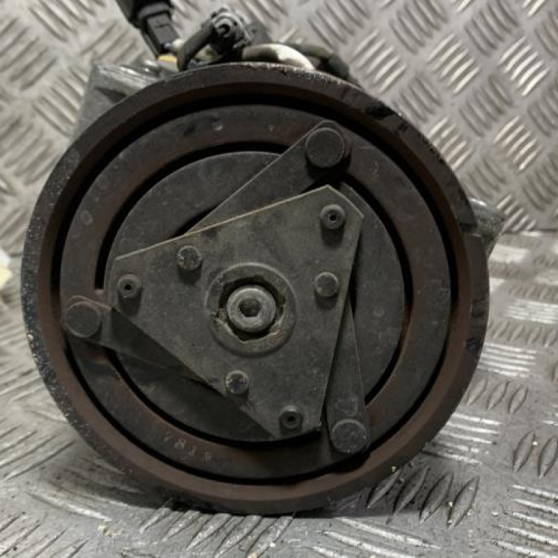 Compresseur clim RENAULT LAGUNA 3 Photo n°4