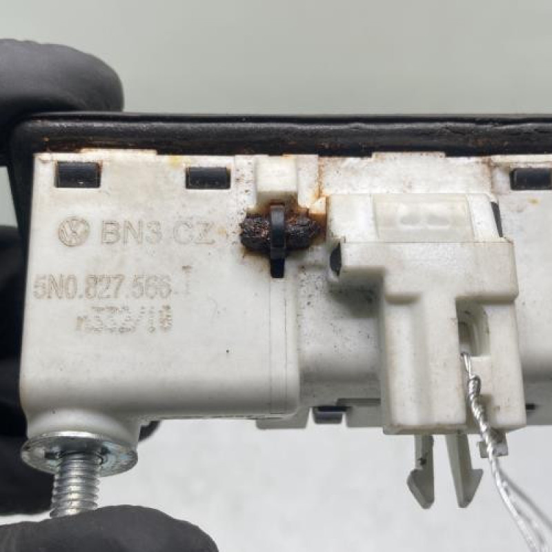 Bouton de coffre VOLKSWAGEN SHARAN 2 Photo n°4