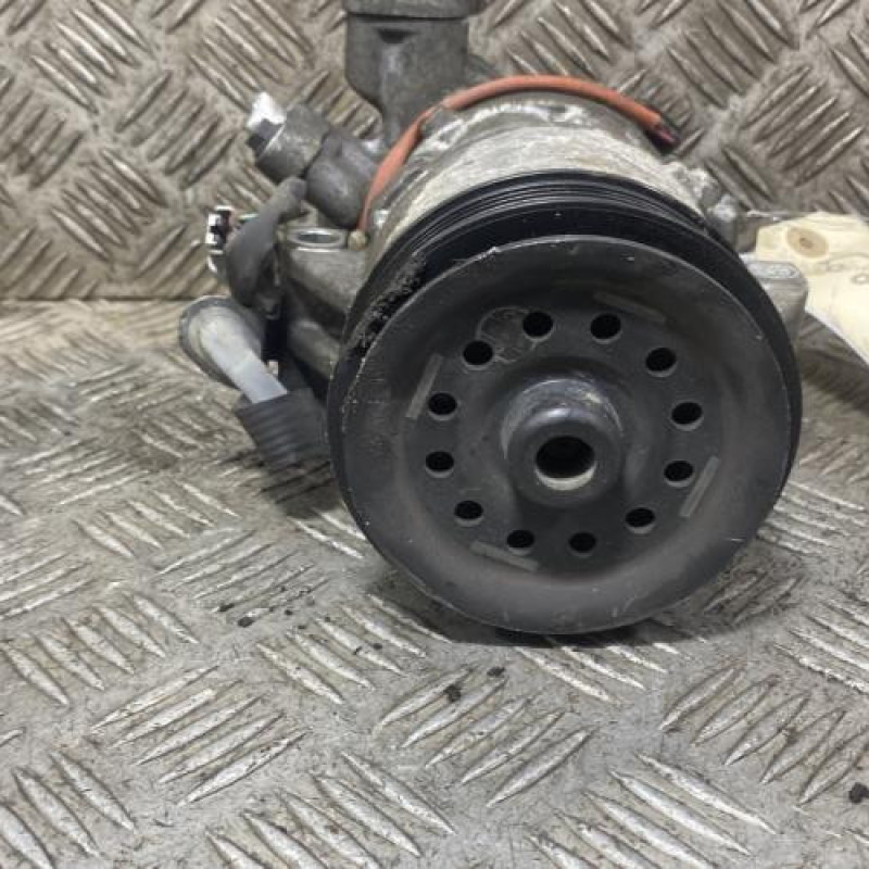 Compresseur clim TOYOTA YARIS 2 Photo n°3