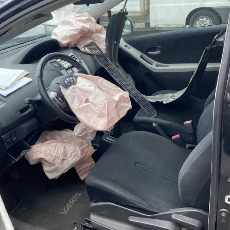 Compresseur clim TOYOTA YARIS 2 Photo n°12