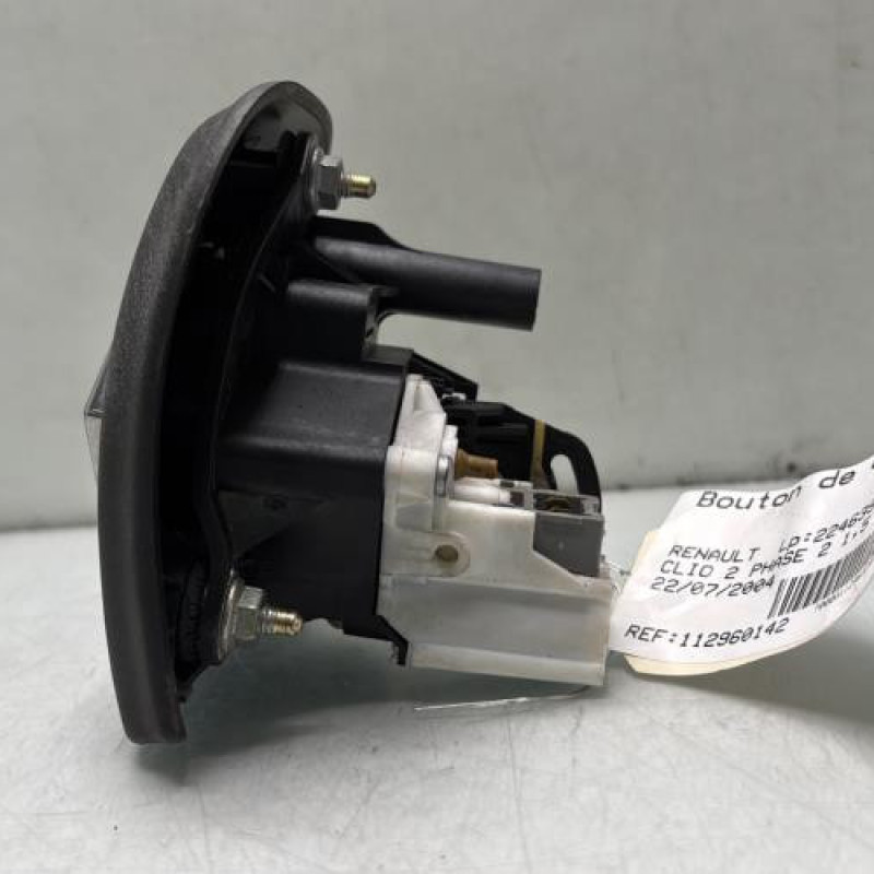 Bouton de coffre RENAULT CLIO 2 Photo n°2