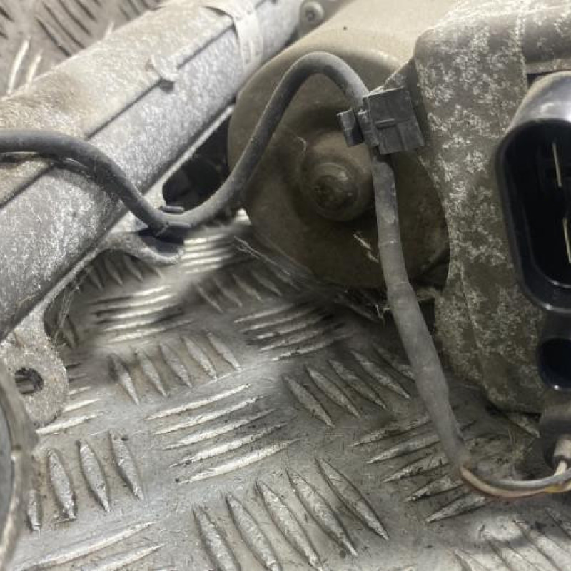 Cremaillere assistee MERCEDES CLASSE A 176 Photo n°5