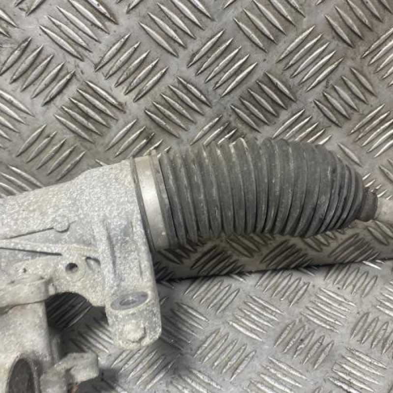 Cremaillere assistee MERCEDES CLASSE A 176 Photo n°8