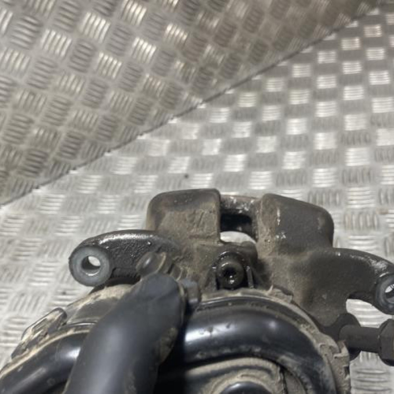 Etrier arriere droit (freinage) MERCEDES CLASSE A 176 Photo n°2