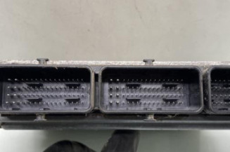 Calculateur moteur DACIA DUSTER 1